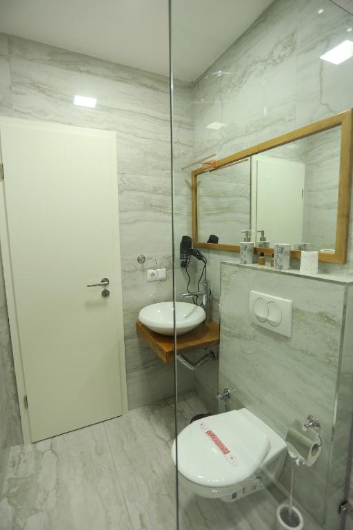 Hotel Edi Imperial photo