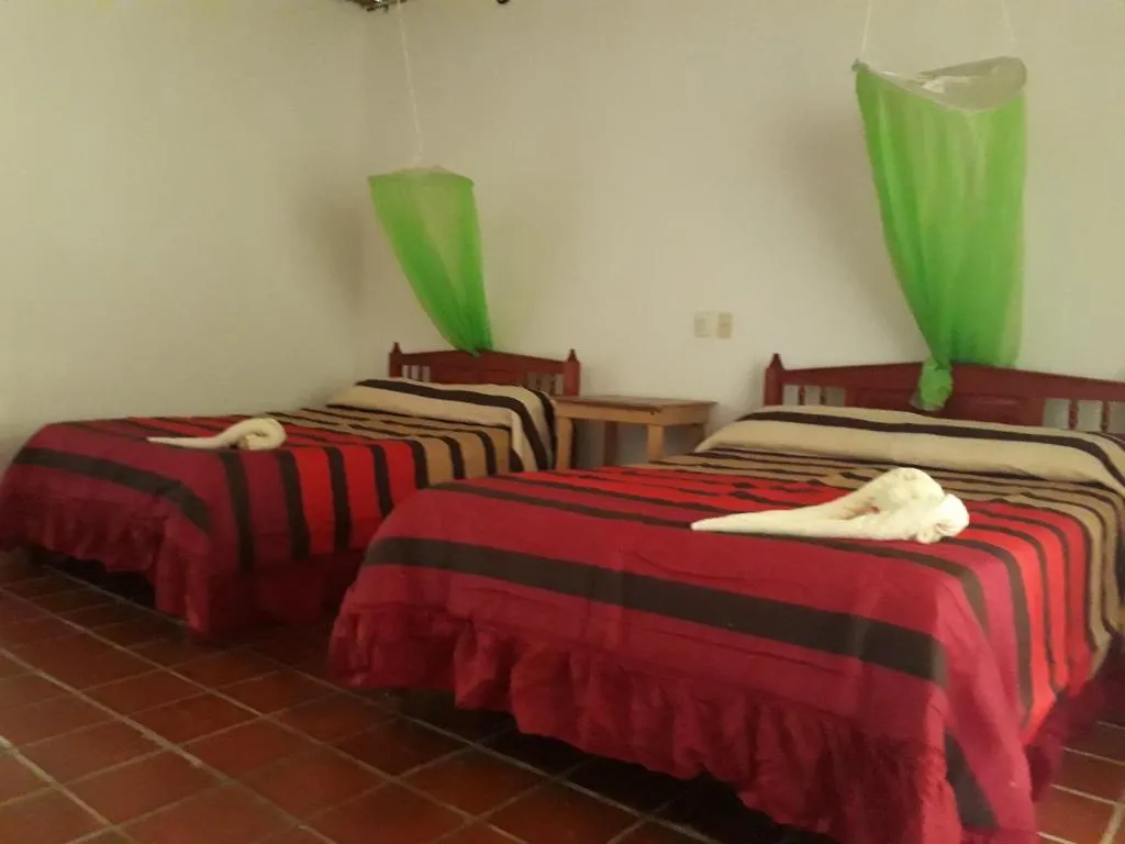 Centro Ecoturistico Ya´ajche, Hotel in Lacanjá