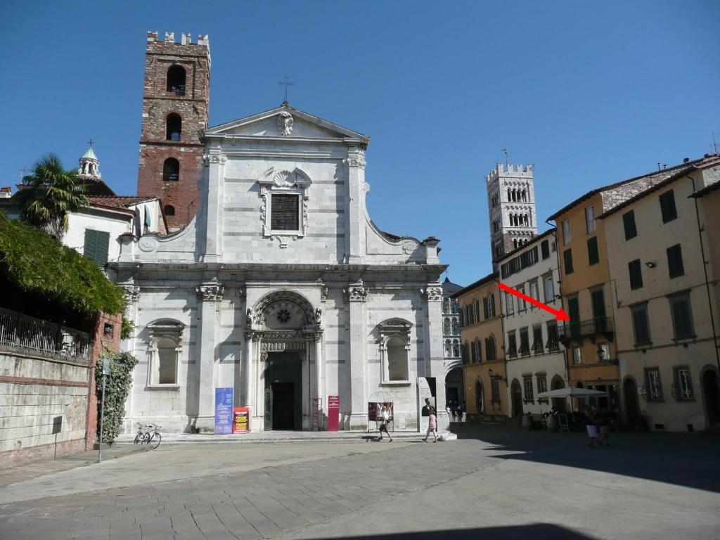 Lucca Bright Cathedral Apartment - 2