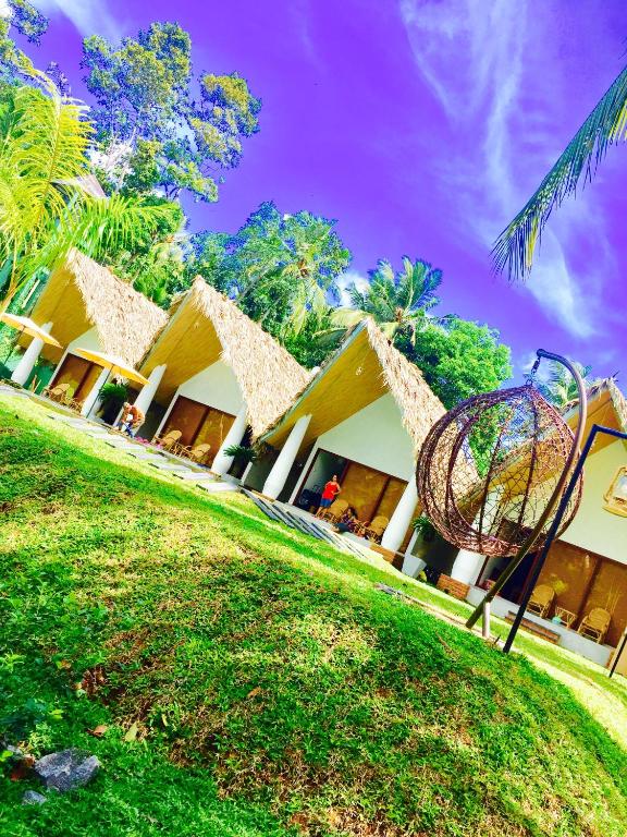 Airport Resort photo
