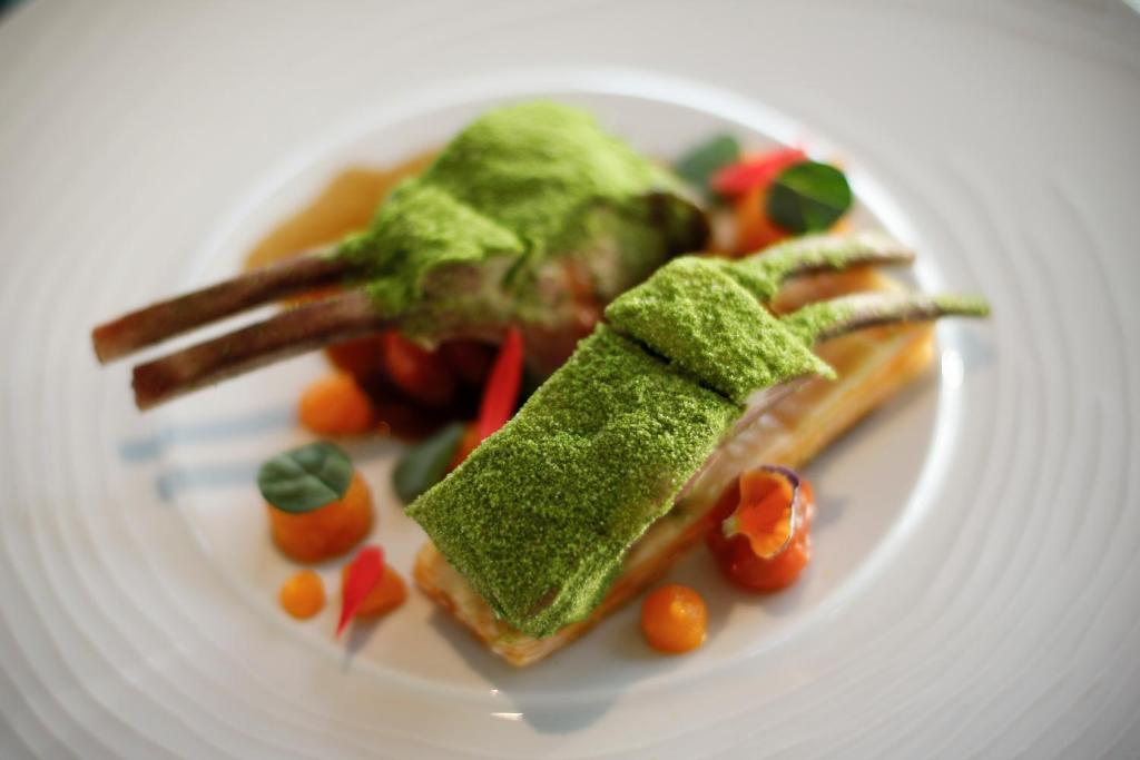 อาหารและเครื่องดื่ม