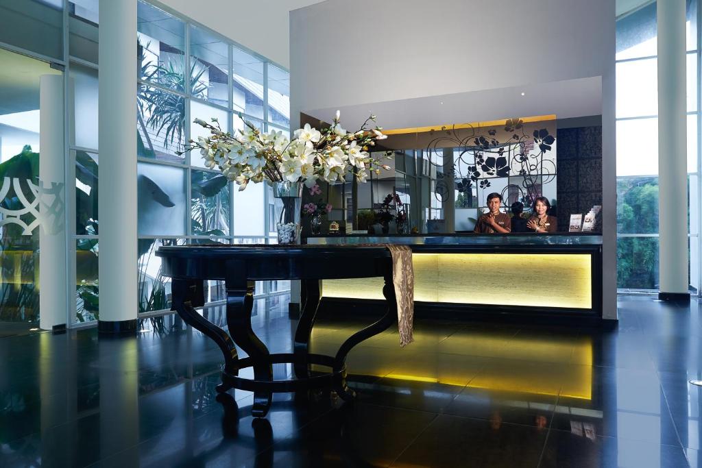 Grand Kecubung Hotel photo