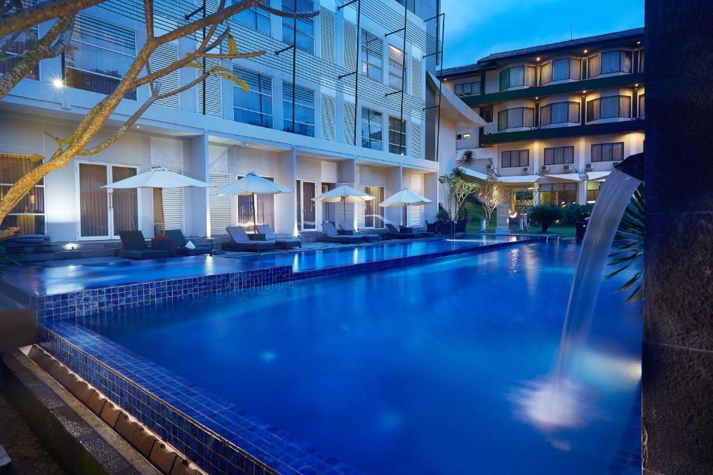 Grand Kecubung Hotel photo