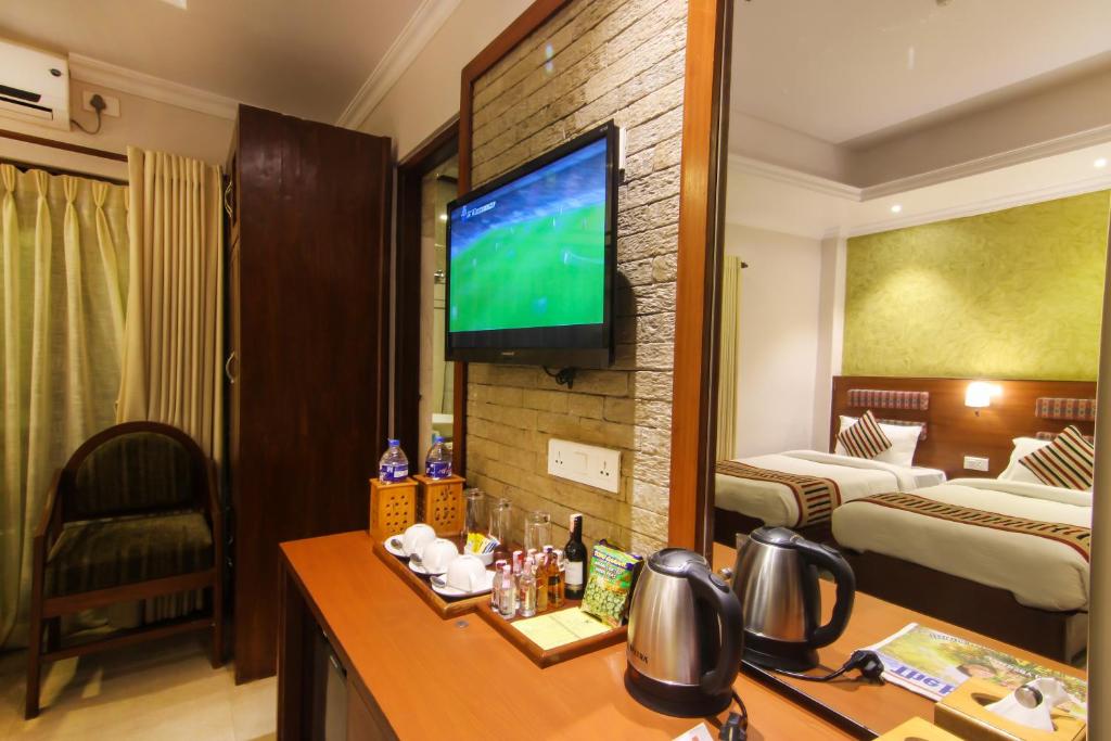 Shared lounge/TV area