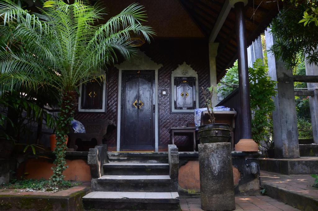 Entrance, Padangbai Beach Homestay in Bali