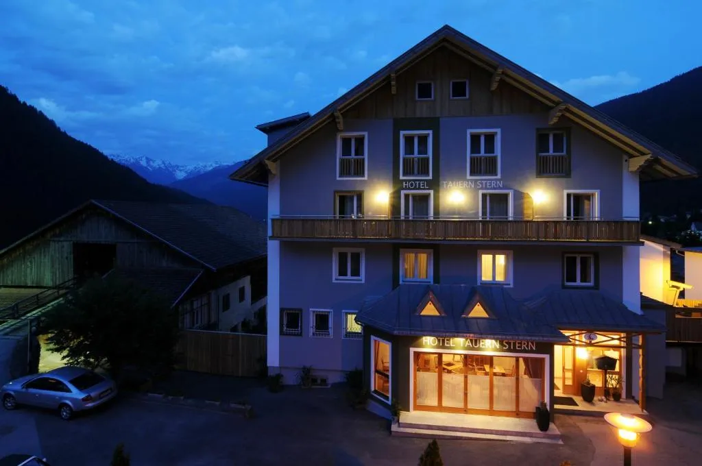 Hotel Tauernstern, hotel in Winklern