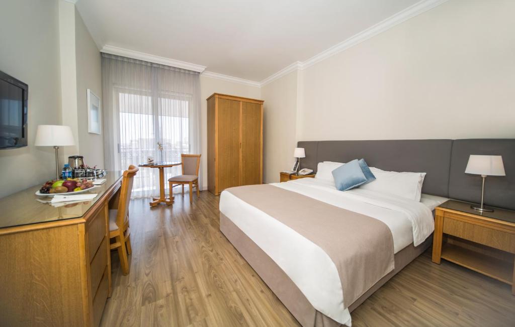 AlQasr Metropole Hotel photo