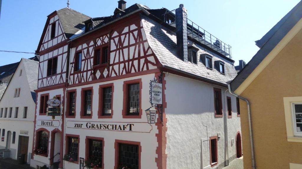 Hotel zur Grafschaft — Hotel in Brauneberg