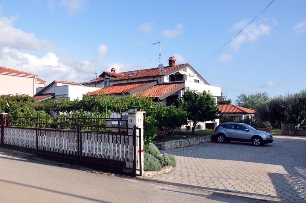 Franko Apartmani — Hotel in Umag