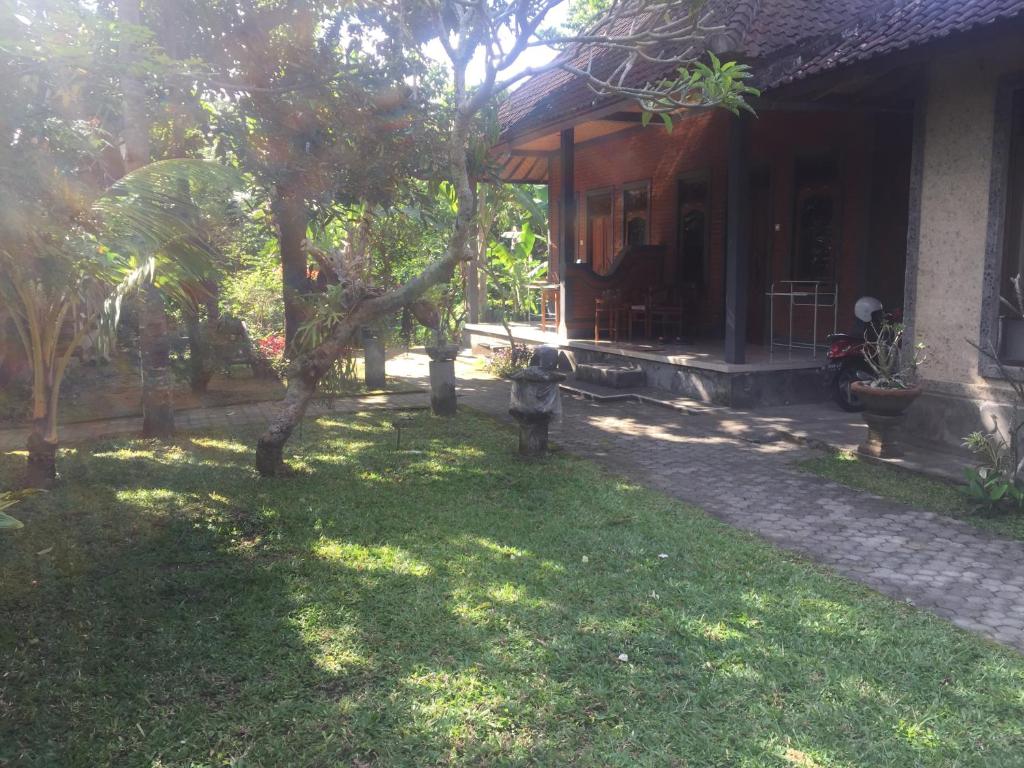 Batan Duren House — Hotel in Bali