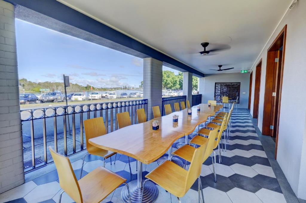 Lakes and Ocean Hotel Forster photo