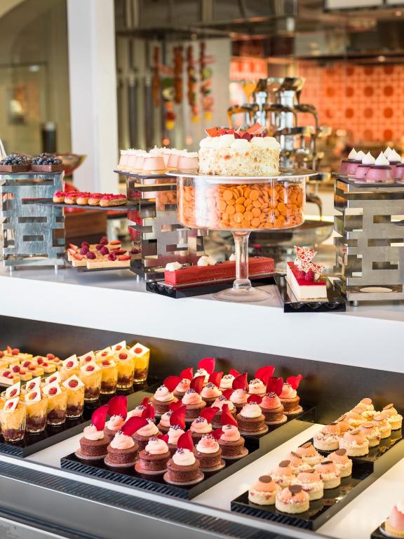 อาหารและเครื่องดื่ม