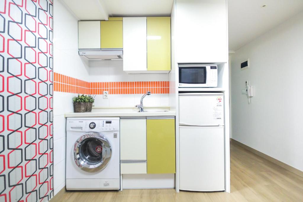 자자 백패커스 호스텔 외관 1