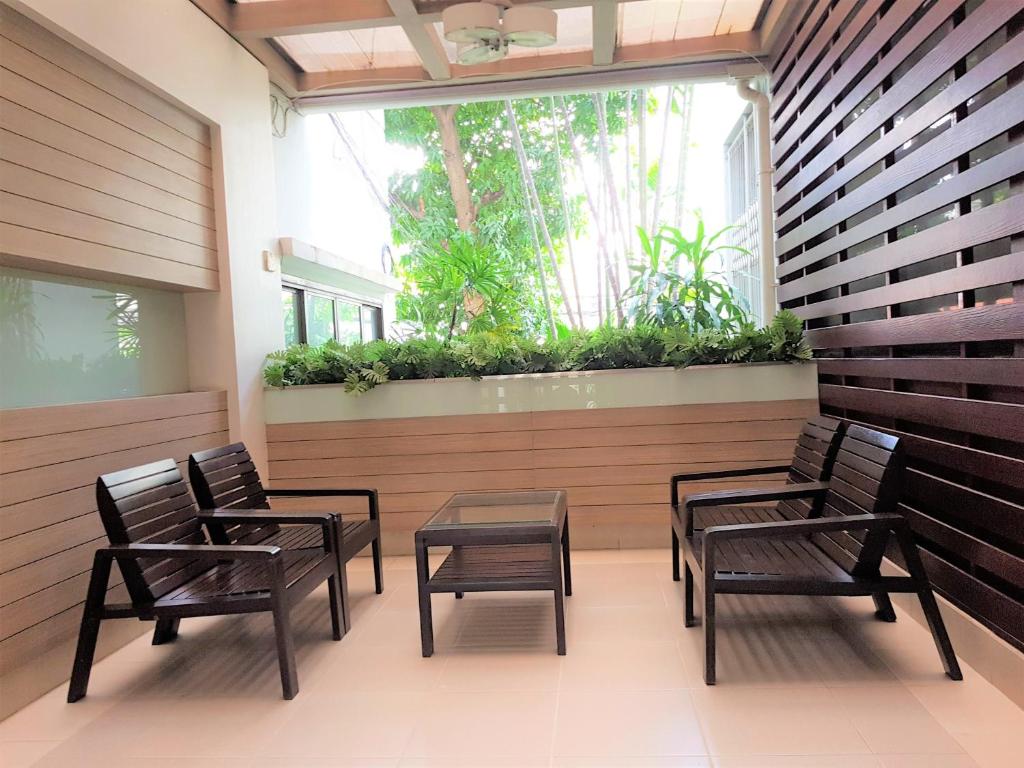 Facilities, Hotel PT Court in Bangkok