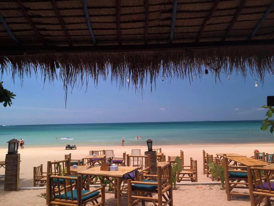 Lanta smile Beach Klong Dao photo
