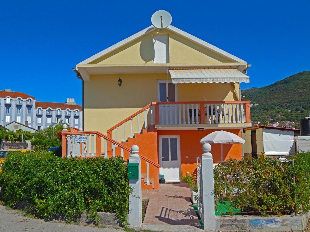 Apartmani Sindik — Hotel in Tivat