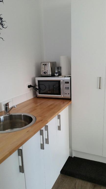 Kitchen, Mauao Studio in Tauranga