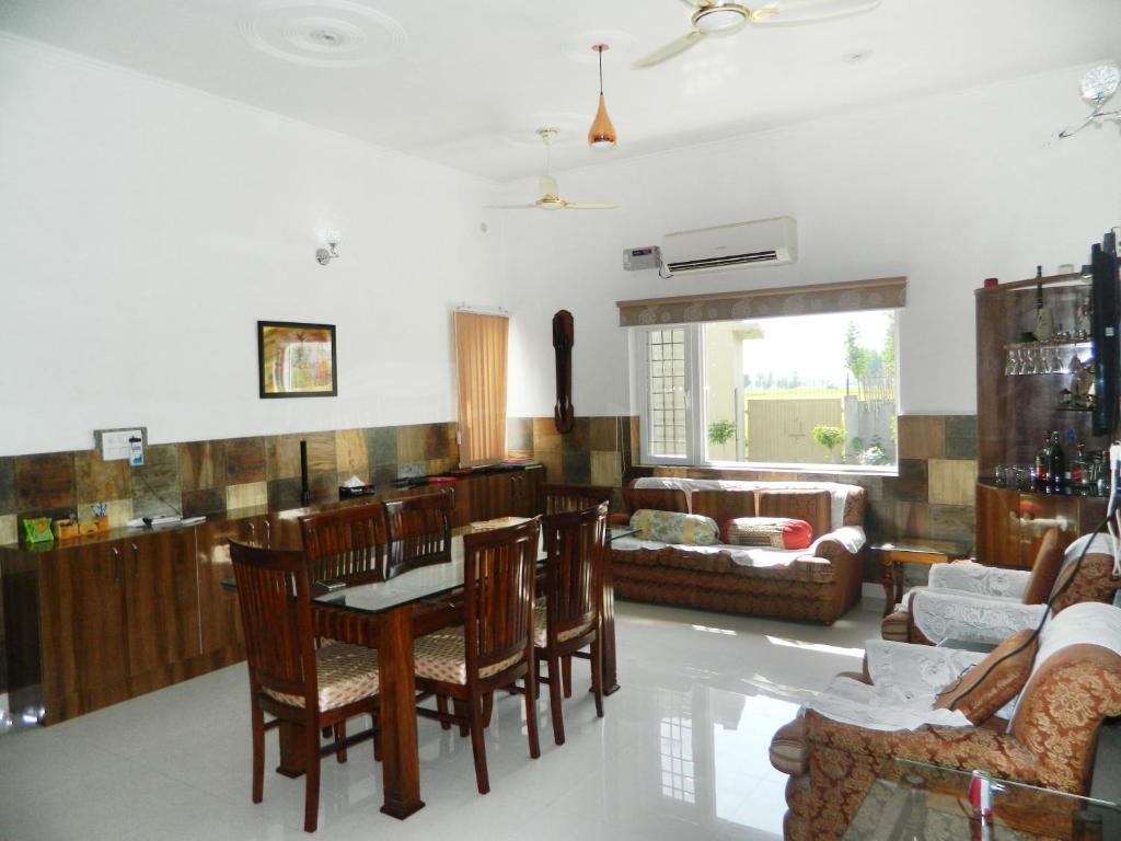 Farmers Villa photo