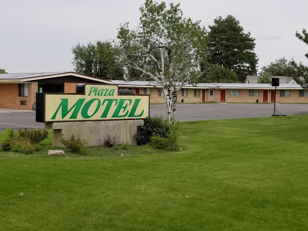 Plaza Motel photo