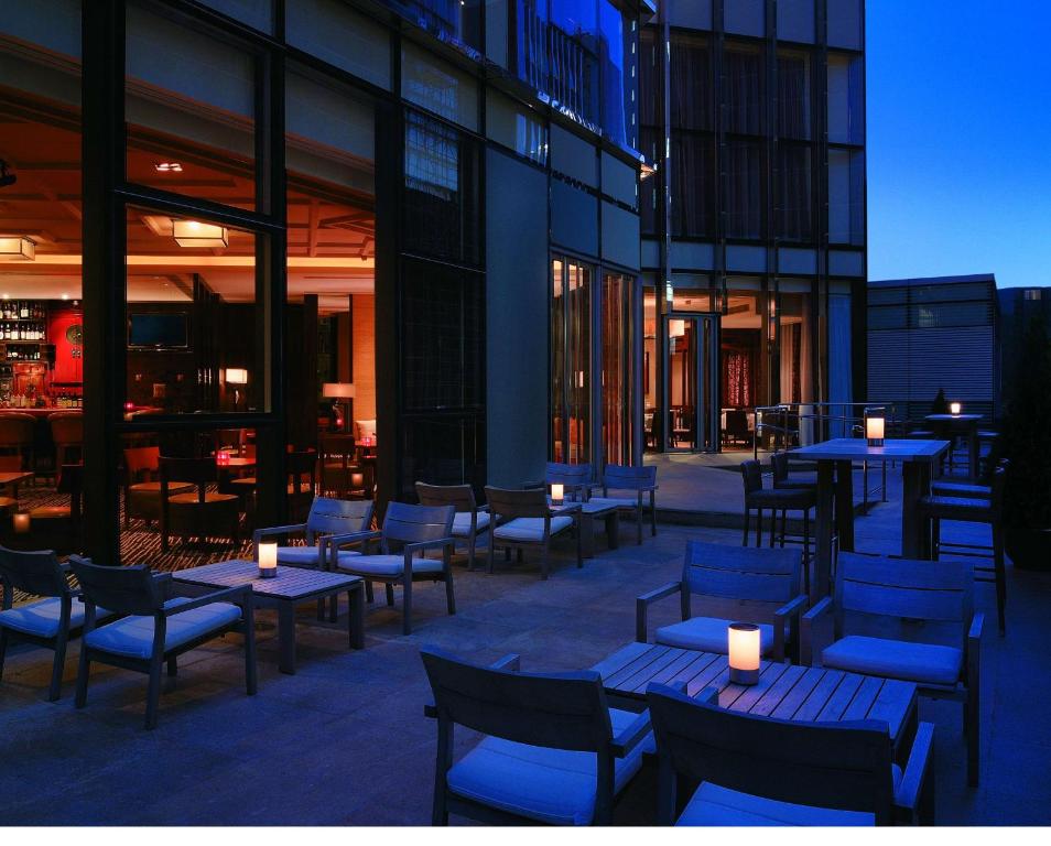 Bar/lounge, Hyatt Regency Hong Kong Tsim Sha Tsui in Hong Kong