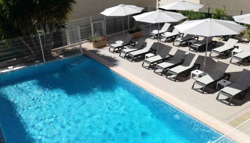 ibis budget Hyères Centre-Ville スイミングプール