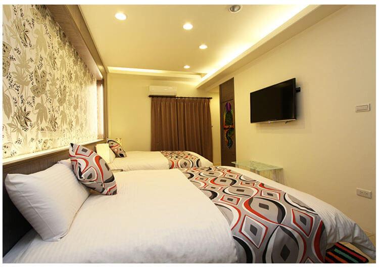 Luodong night market Miss Homestay photo
