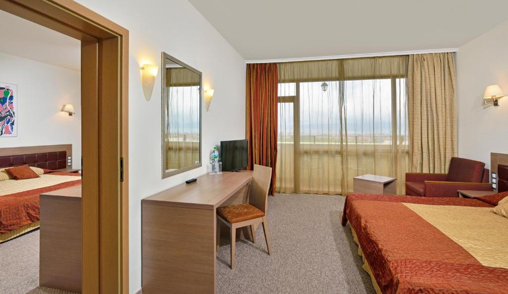 Sol Nessebar Palace All Inclusive photo
