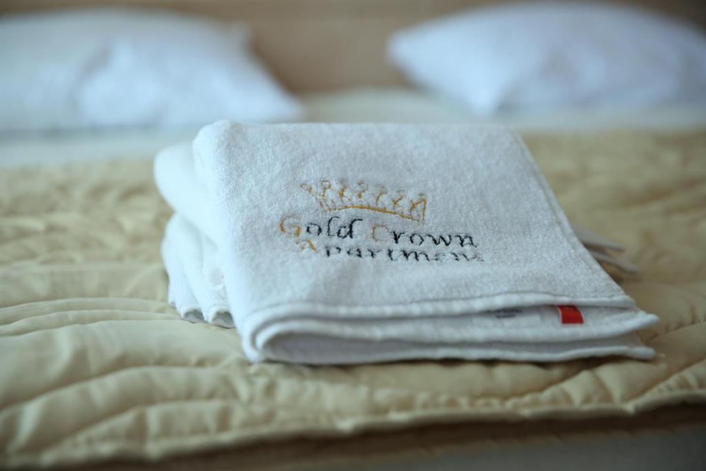 Gold Crown Apartments photo