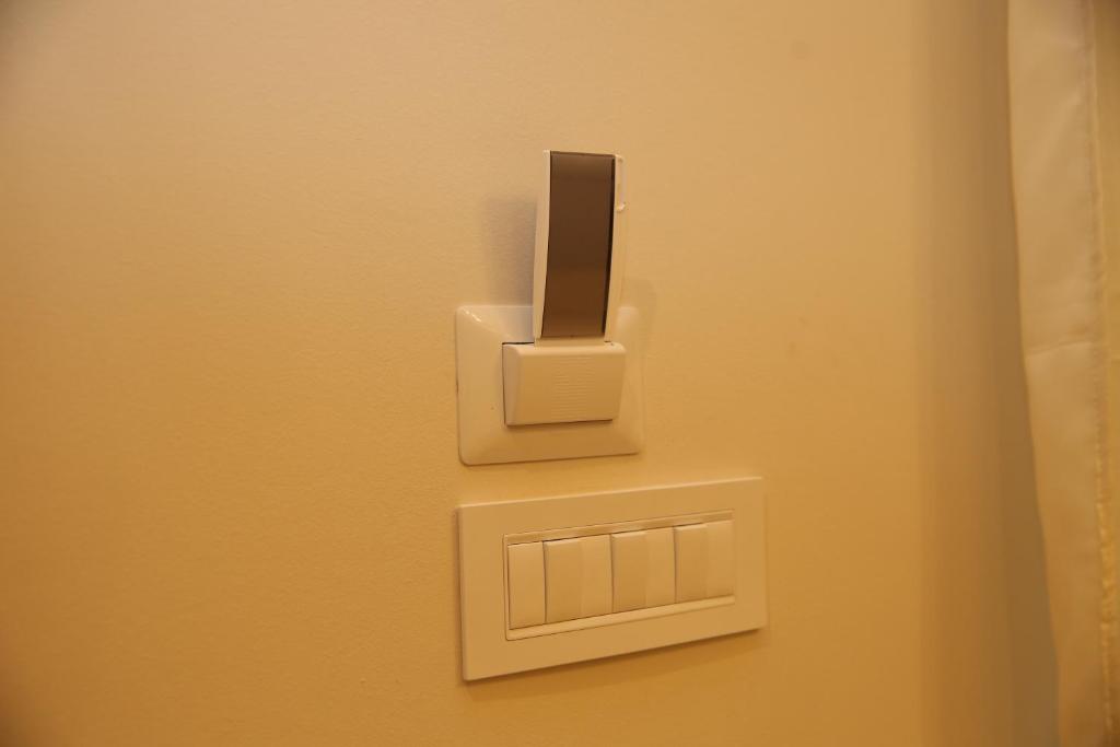 Gold Crown Apartments photo