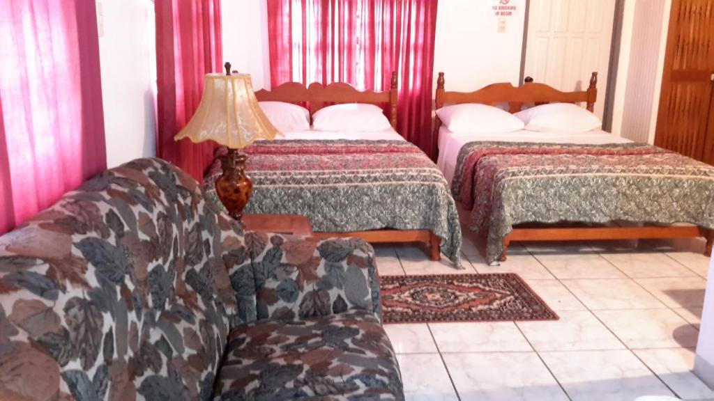 Top Ranking Hill View Guesthouse — Hotel in Speyside
