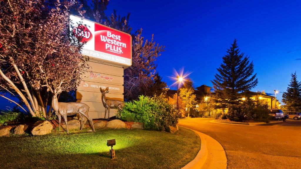 Best Western Plus Deer Park Hotel and Suites photo