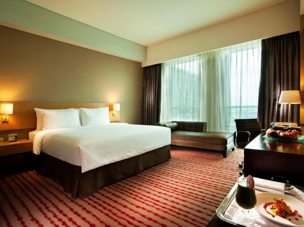 JS Luwansa Hotel & Convention Center