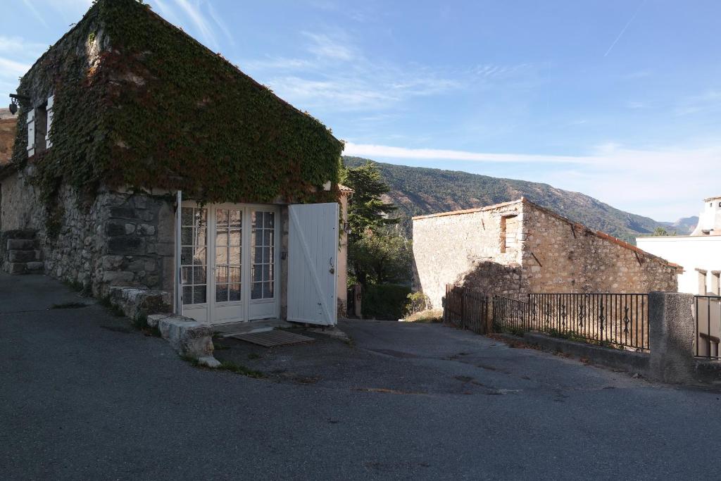 Au Pied du Château - 5