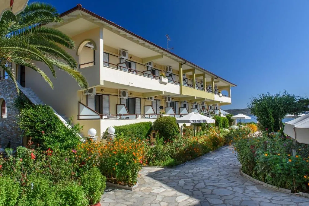 Sun Rise Hotel, hotel in Ammouliani