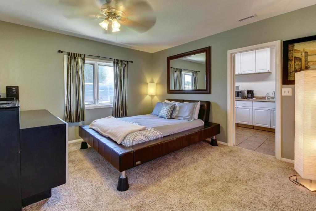 Oceanside Studio (CA) reviews, prices of Hotels