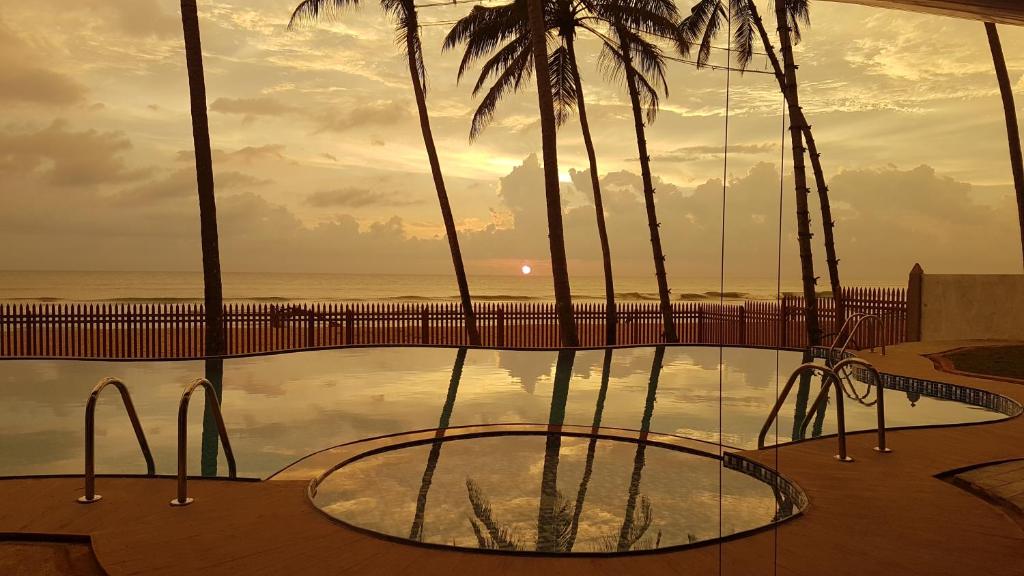 Васкадува шри ланка. Шри Ланка Ваддува отель морские волны. Turyaa Kalutara Ваддува, Kudawaskaduwa. Waskaduwa, Kalutara. Hibiscus Beach Hotel Villas Шри Ланка.