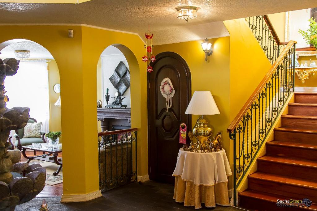 Hostal Saint Mary´s Tababela photo
