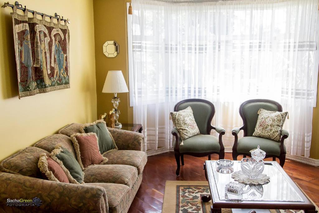 Hostal Saint Mary´s Tababela photo