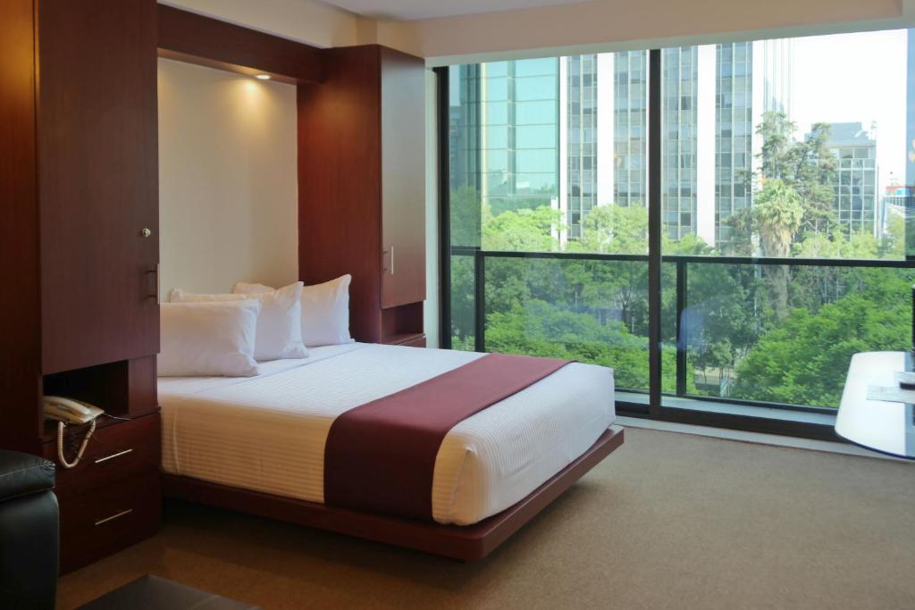 Suites Capri Reforma Angel 380 — Hotel in Mexico City