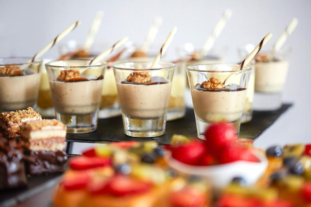 อาหารและเครื่องดื่ม