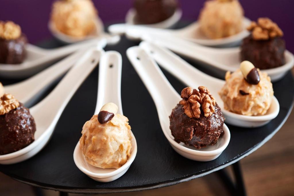 อาหารและเครื่องดื่ม