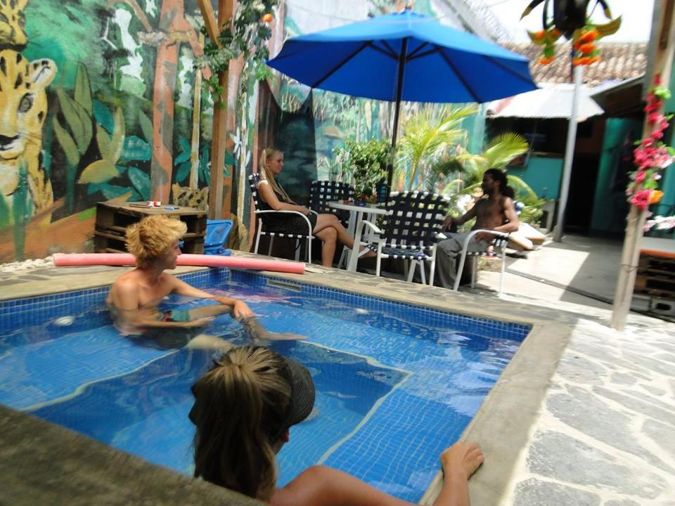 Hostal Mochilas — Hotel in Granada