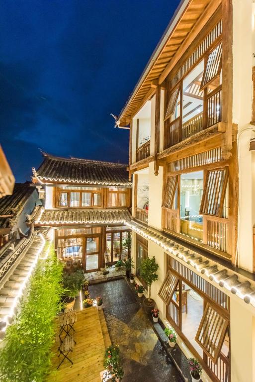 Exterior view, YueTu House in Lijiang