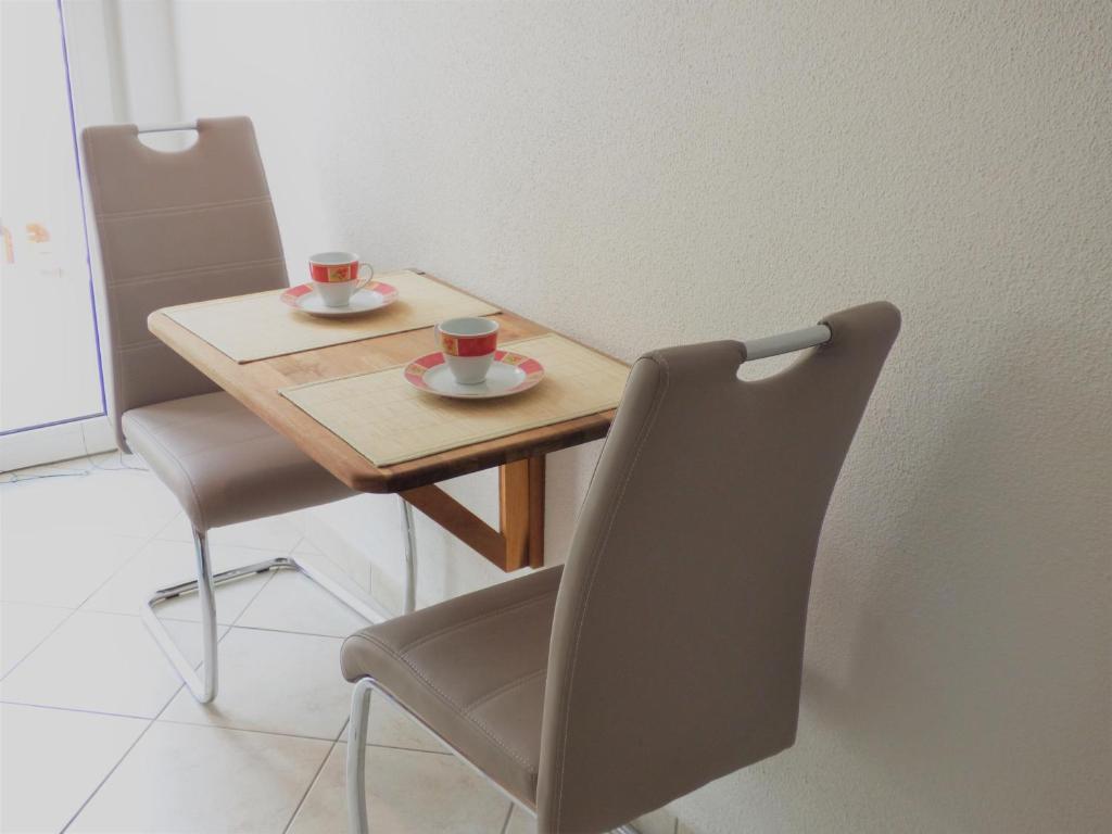 Studios Ruza — Hotel in Baska Voda
