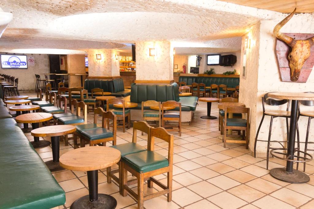 Bar/lounge, Hotel Miraflores Villahermosa in Villahermosa