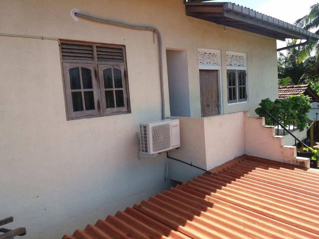 Shining Line, Koggala