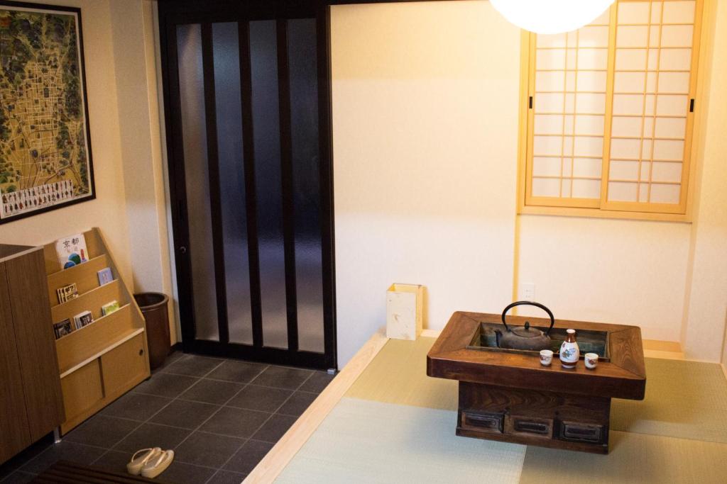 Kamoya Ryokan — Hotel in Kyoto