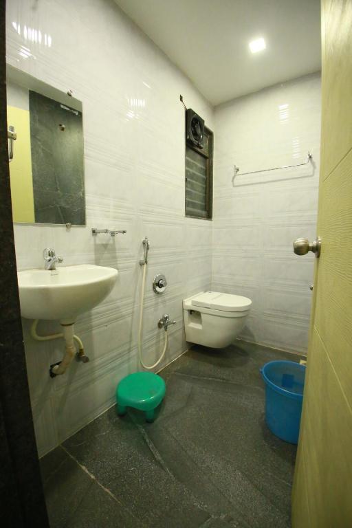 Hotel Madhuri Executive photo