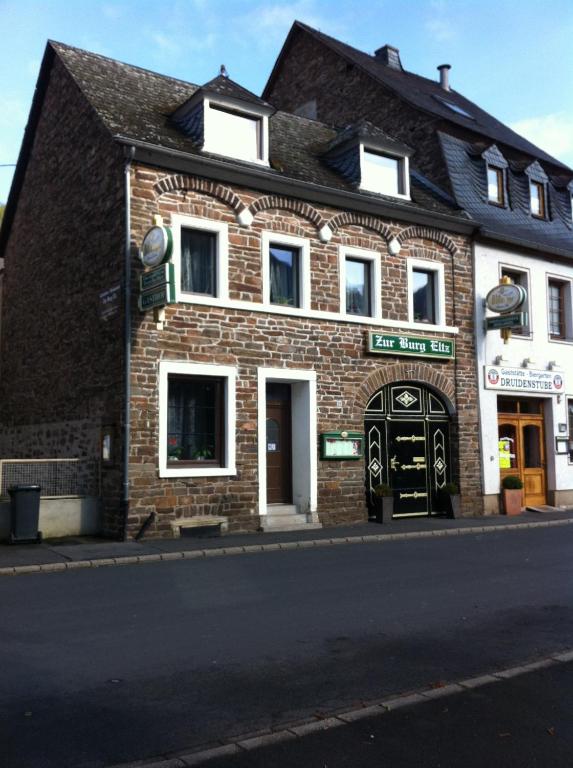 Zur Burg Eltz — Hotel in Moselkern
