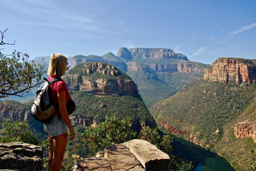 Joy River Backpackers — Hotel in Moremela